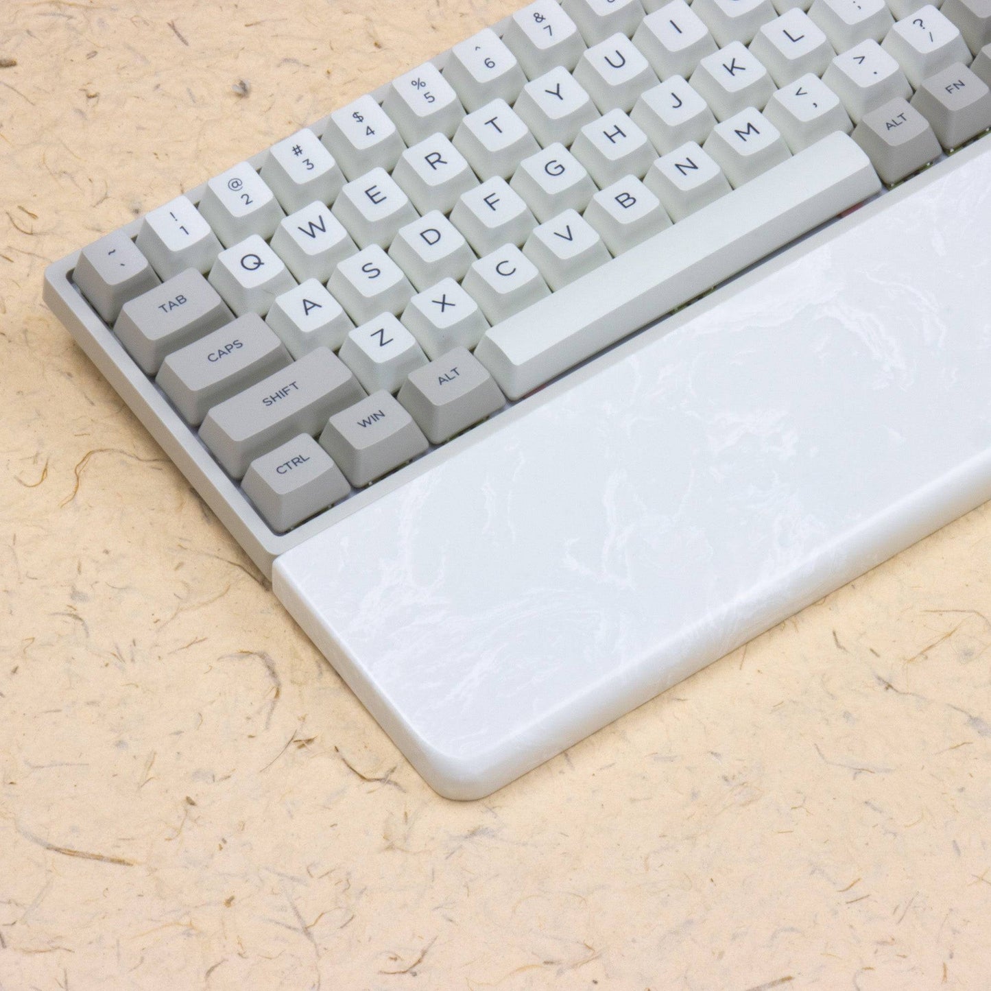 White and snow wrist rest rigth